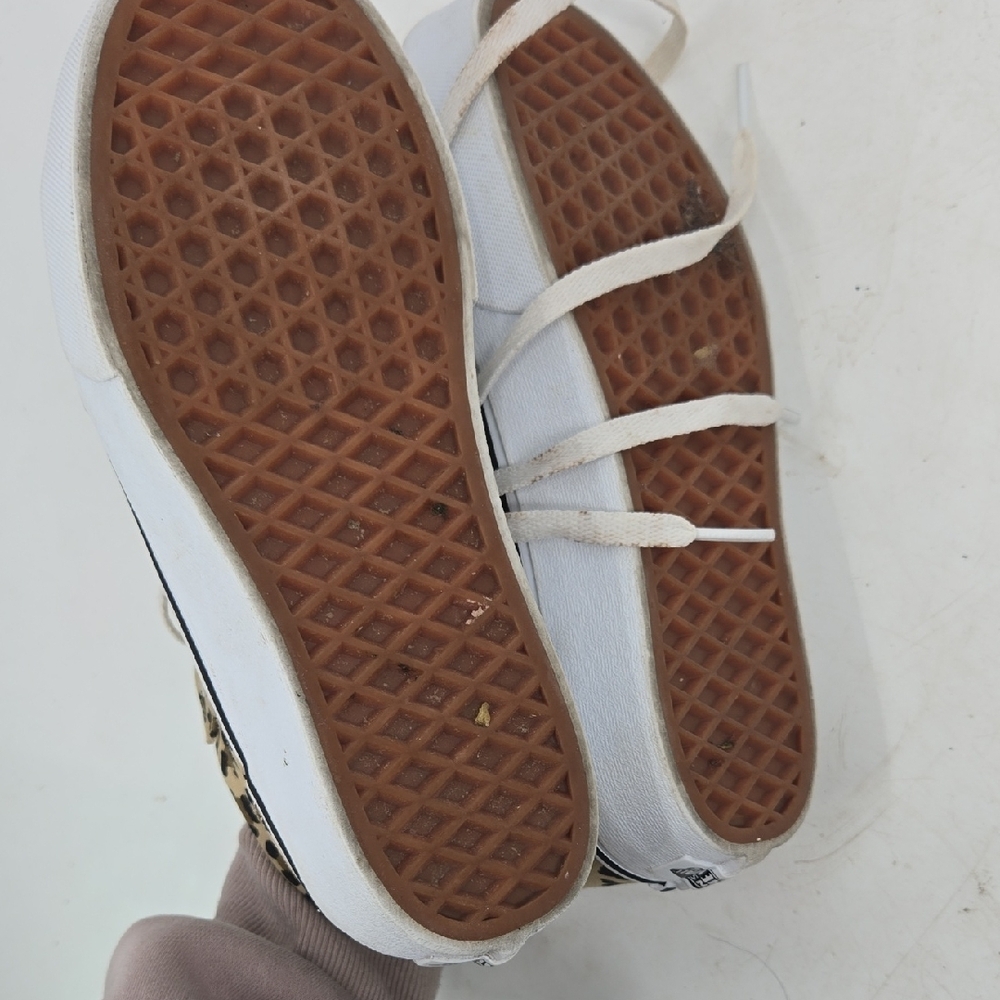 Vans High-Top Sneakers with Leopard Pattern - Picture 10 of 10